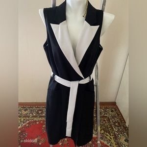 Calvin Klein faux tuxedo wrap dress - size 4